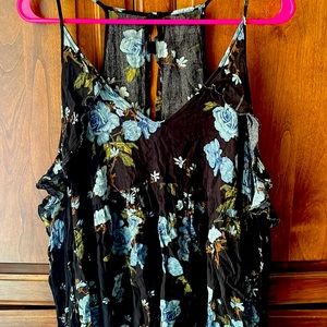 American Eagle open shoulder floral shirt (M)